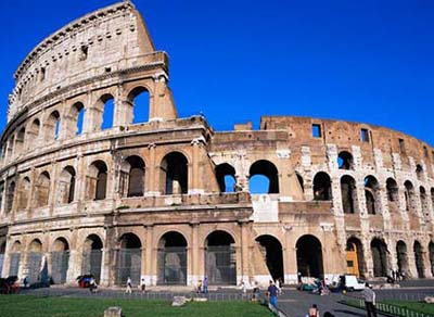 Coliseo romano sufre desprendimiento sin causar daños a personas