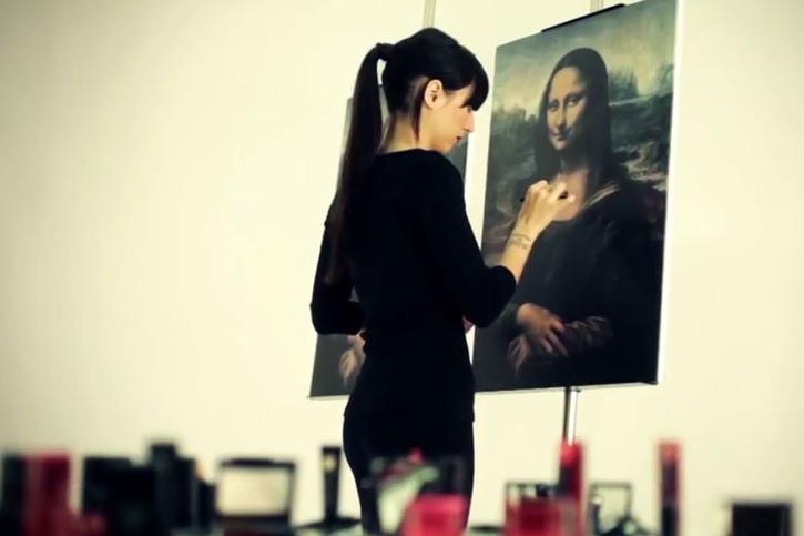 Restauran la Mona Lisa con base y lápiz labial [Incluye video]