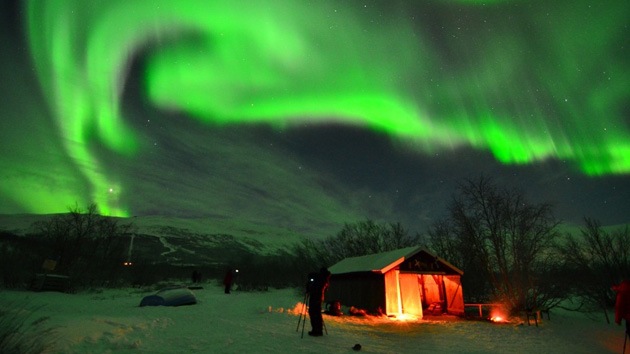 Fotógrafo estadounidense grabó aurora boreal en Suecia